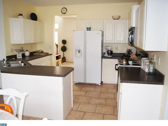 3rd image of 105 Jasmine Way