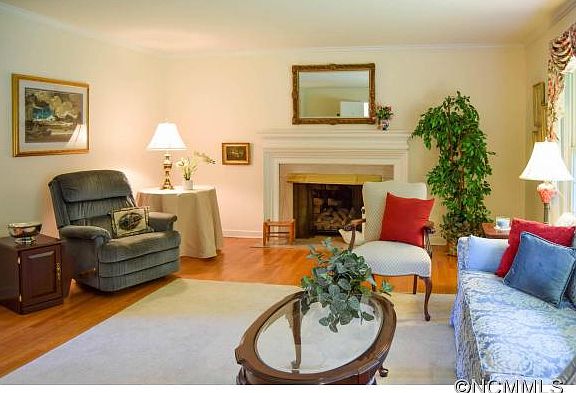 4th image of 110 Hawthorn Dr