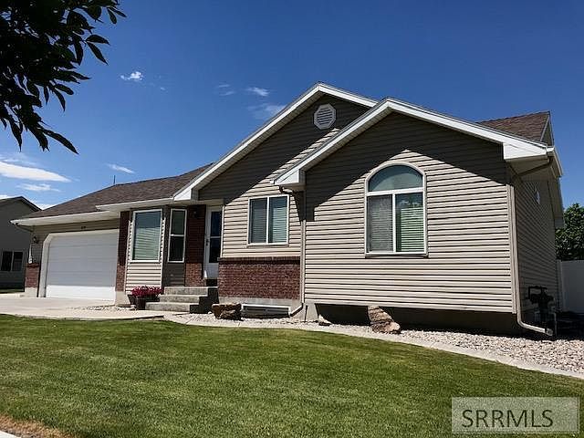 1st image of 3295 E Sweet Briar Dr