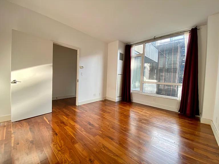 214 N 11th St #5U — Photo 7