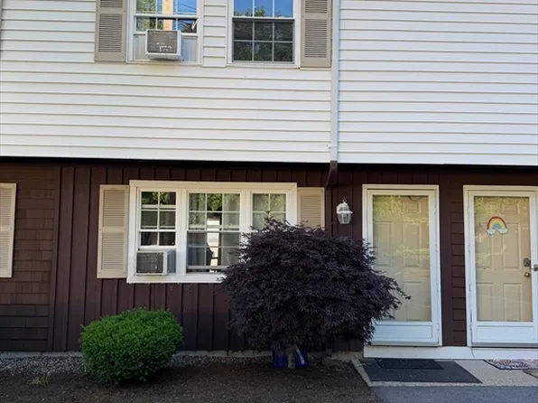 6 Ba Dr #E, North Attleboro, MA 02760