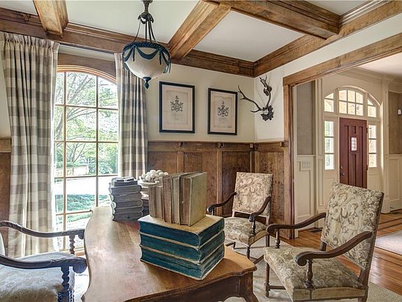 5th image of 1005 Heards Ferry Rd