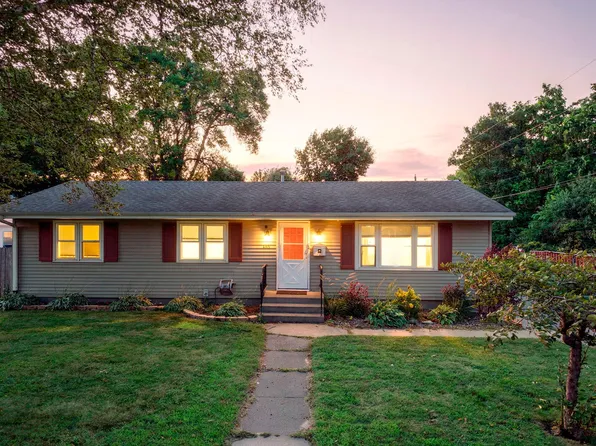 135 Davis St S, Cambridge, MN 55008