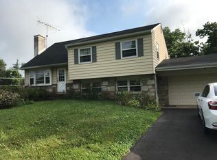 217 Surrey Rd, Chalfont, PA 18914