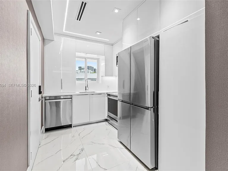 10190 Collins Ave #203 — Photo 12