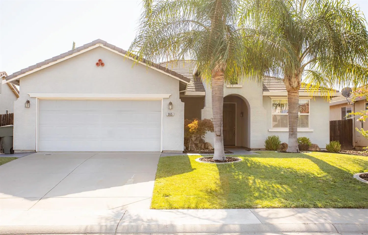 365 Ashwood Way photo 1