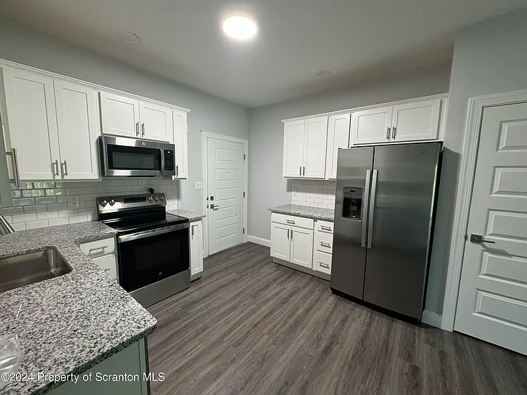 101 Circle Dr — Photo 6