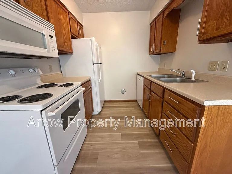 1248 S Jackson St — Photo 7