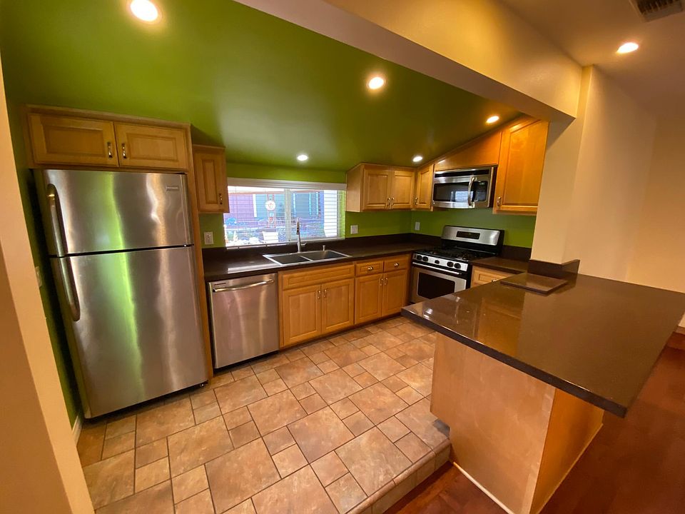 1st image of 22284 Buena Ventura St