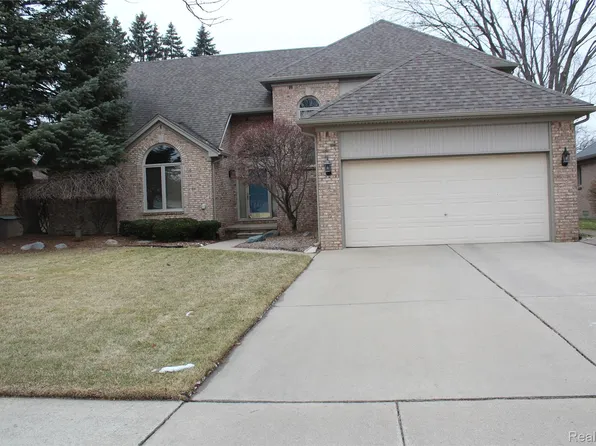 40131 Cucci Dr, Sterling Heights, MI 48313