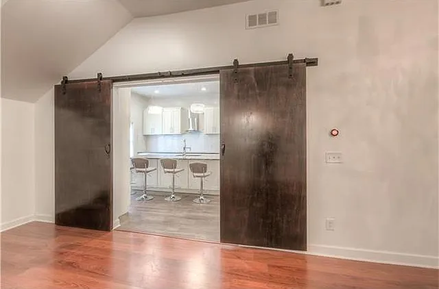 4007 McGee St — Photo 9
