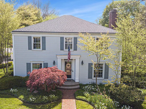 728 San Jose Dr SE, East Grand Rapids, MI 49506