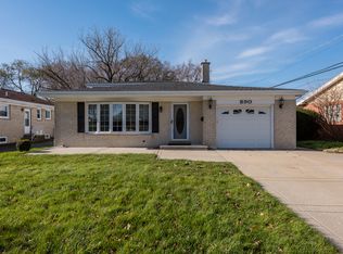 890 S Cadwell Ave, Elmhurst, IL 60126