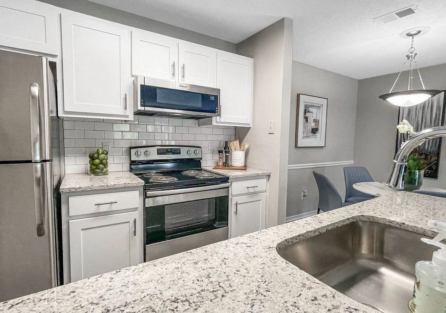 1 Park Central Apartment Homes — Photo 1