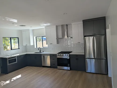 22346 Kittridge St Photo 1