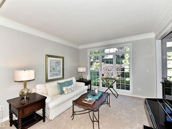 4th image of 510 Woodbrook Way