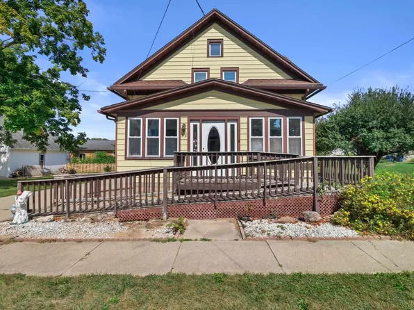 318 Park St, Theresa, WI 53091