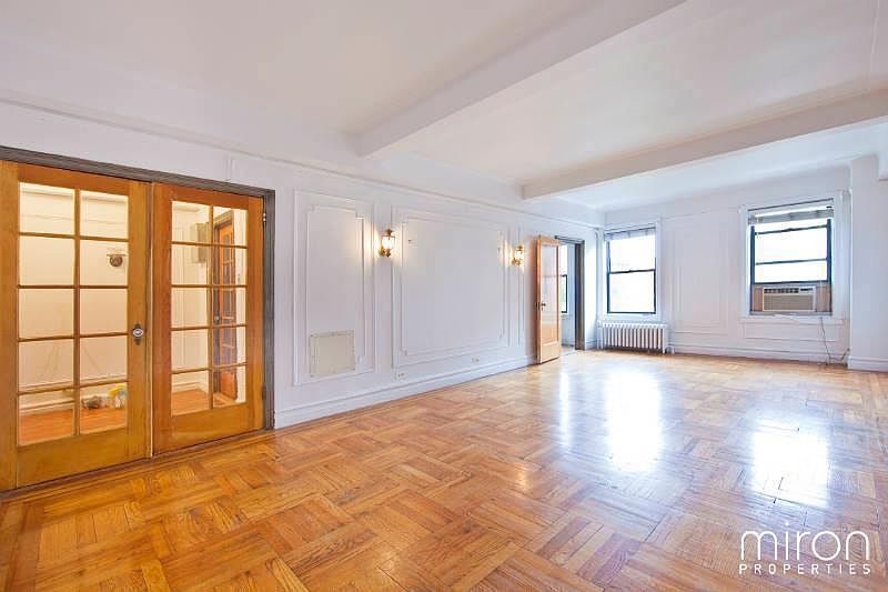 1st image of 172 E 4th St APT 5A