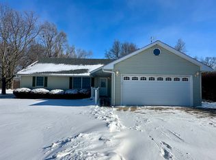 8752 Wagon Trail Rd, Clinton, IL 61727