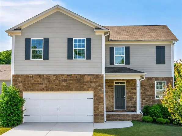 401 Hughes Ln, Pendergrass, GA 30567