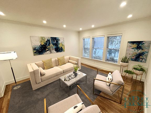 2nd image of 1262 Sacramento St #1262