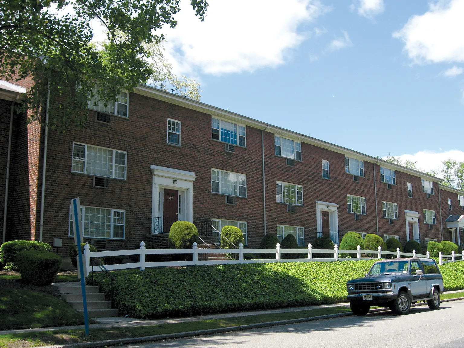 Oak Terrace — Photo 4