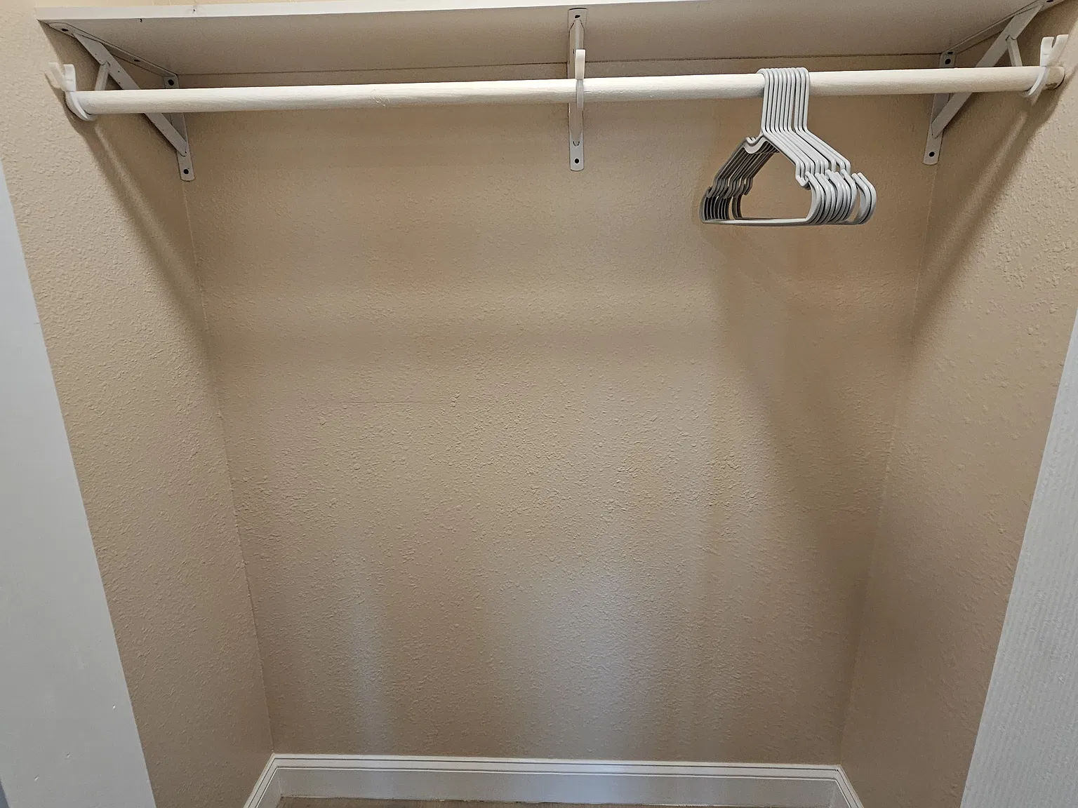 Studio, 440 sqft, $1,295 — Photo 3