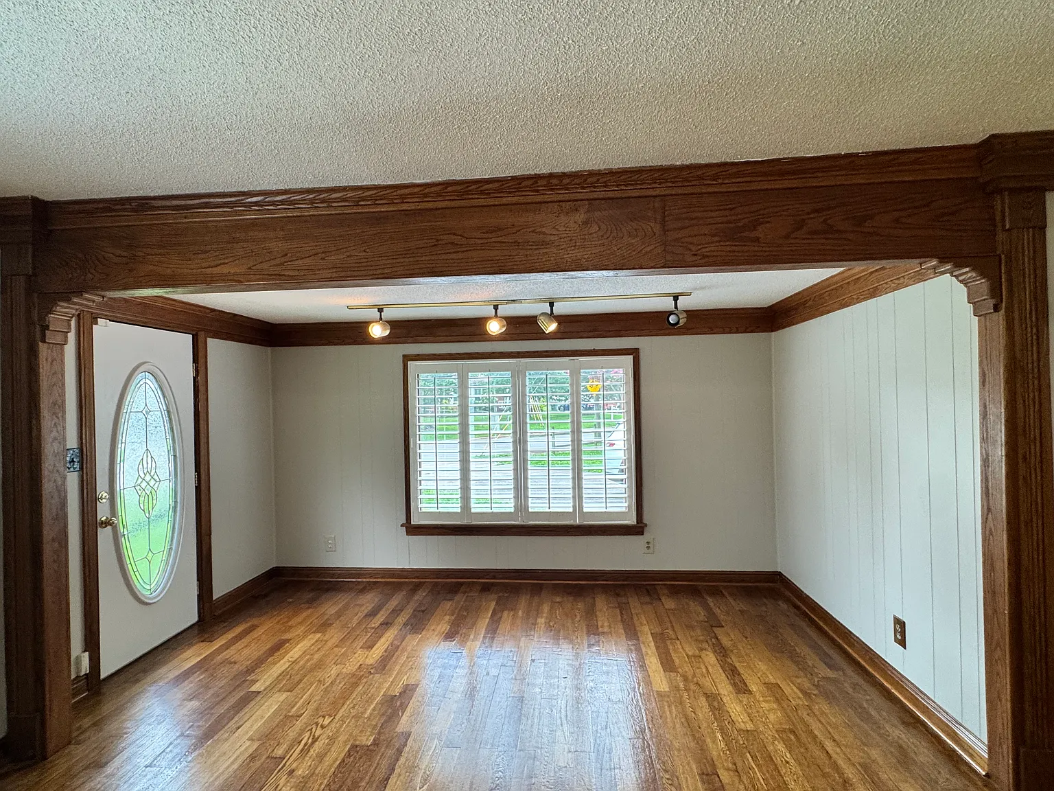 Large Corner Lot! — Photo 2