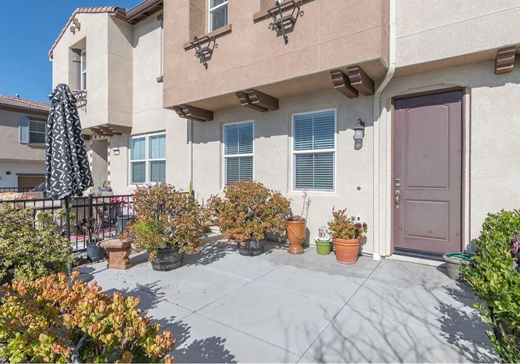 40233 Calle Real — Photo 2