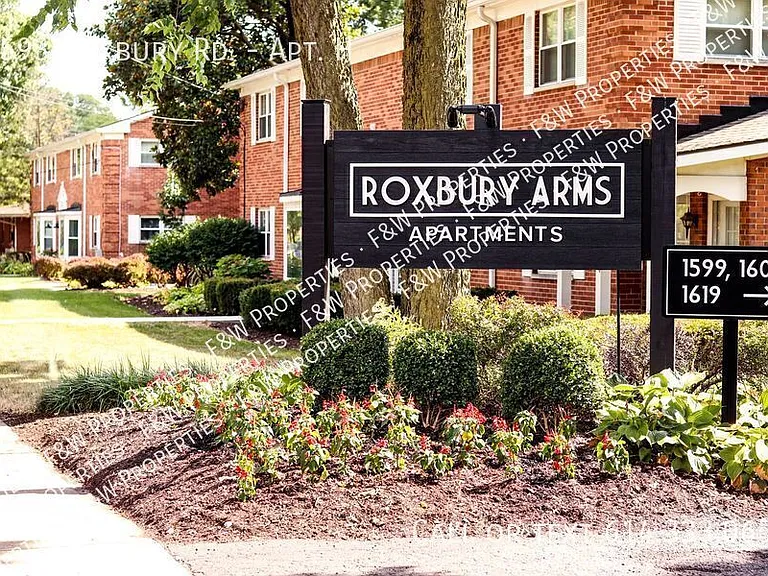 1593 Roxbury Rd #H — Photo 1