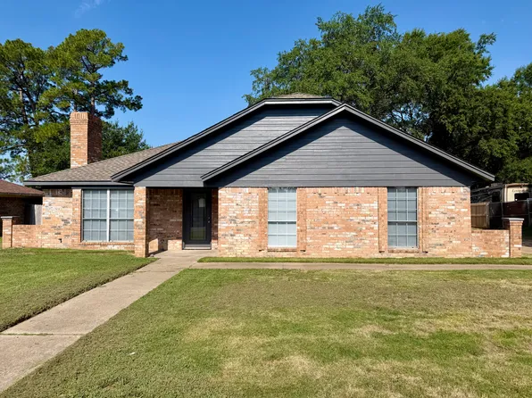 208 Hollie Cir, Sulphur Springs, TX 75482