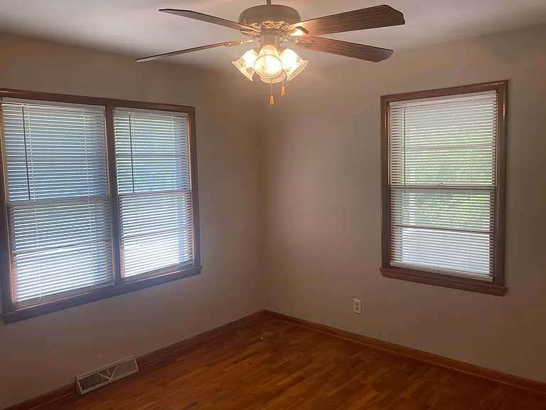 1404 S 5th Ave — Photo 11