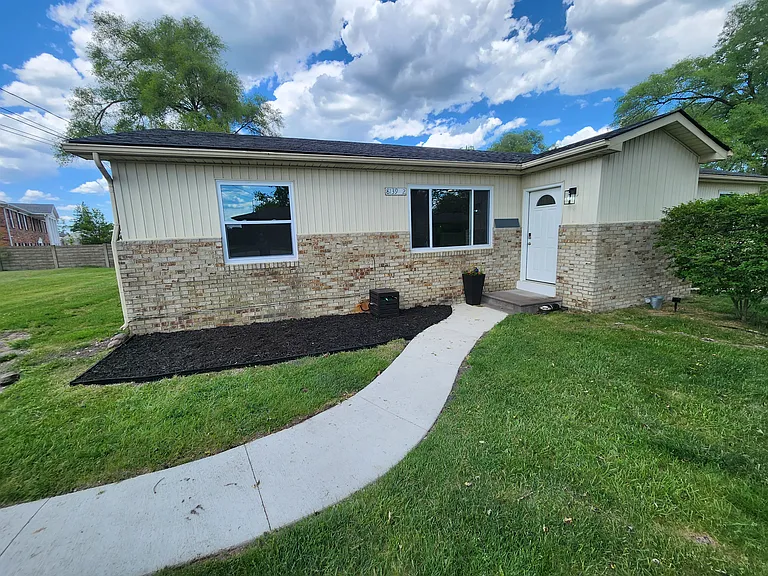 8139 Grand River Rd #2 — Photo 35