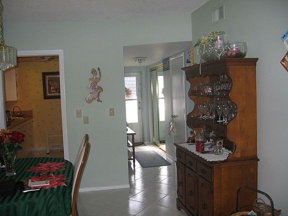 Front Door, Dining Rm & Kitchen