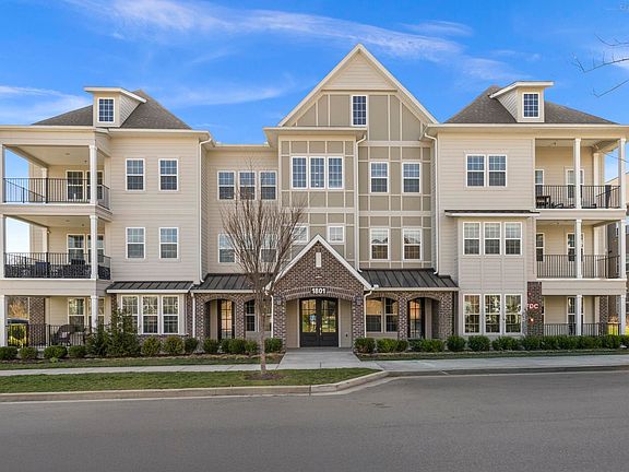 2nd image of 1801 Shadow Green Dr #303
