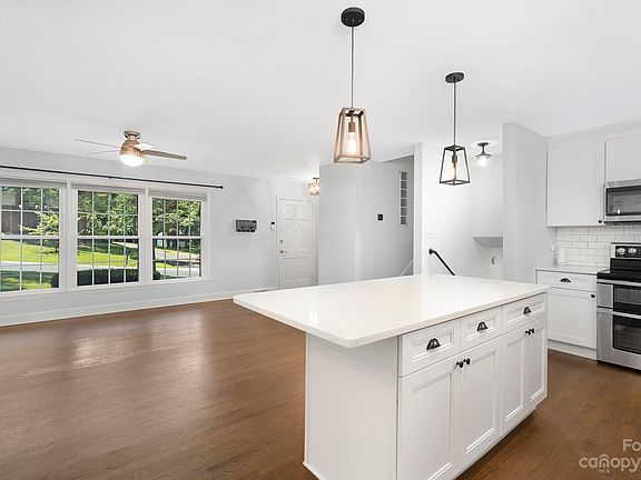 4th image of 5520 Cherrycrest Ln