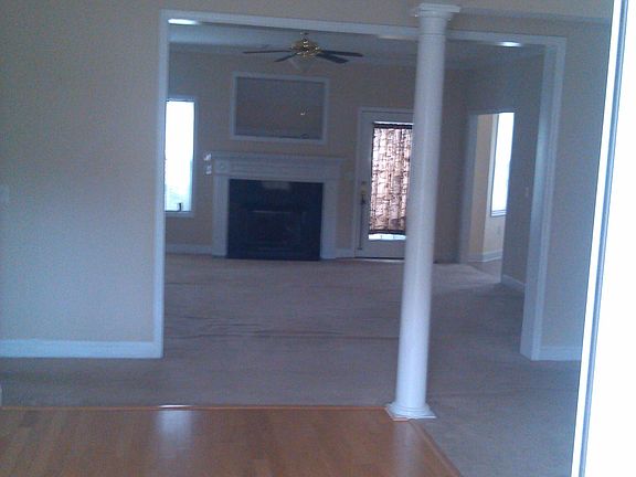 3rd image of 6213 Castlebrooke Ln