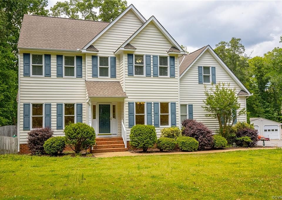 1st image of 7485 Hidden Lake Cir