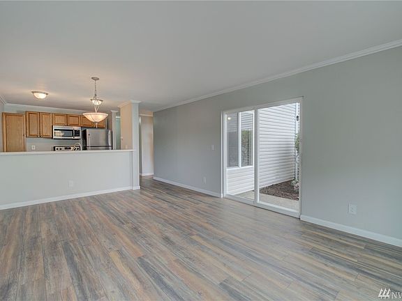 2nd image of 17431 Ambaum Blvd S Unit D7
