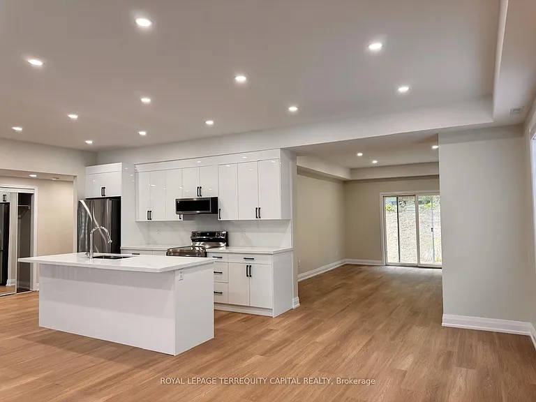 344 Edgehill Dr #UPPER — Photo 10