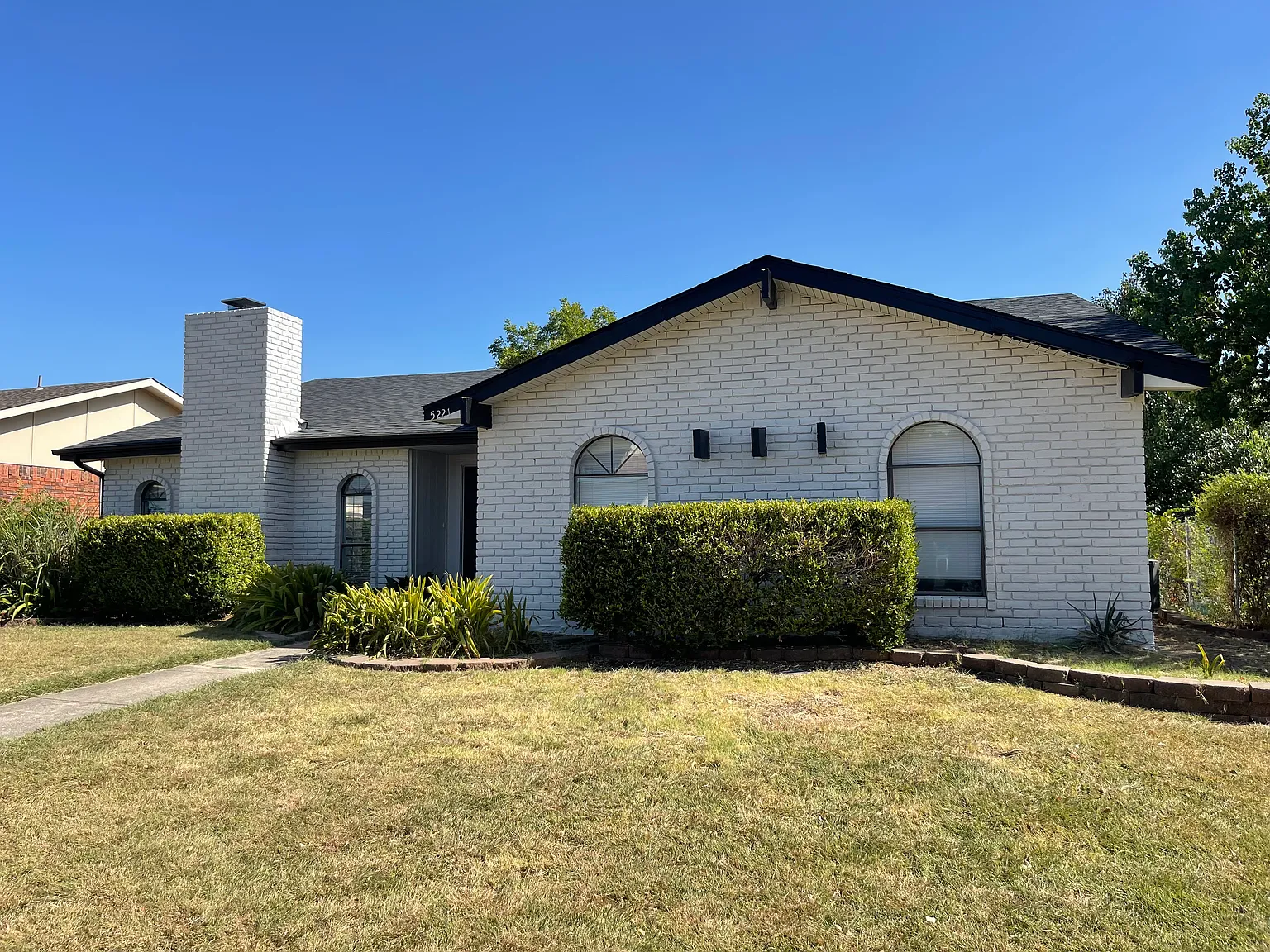 3 bed, 1881 sqft, $2,500 — Photo 1