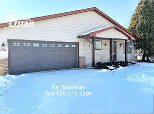 2582 Wildflower Row #1, Green Bay, WI 54311