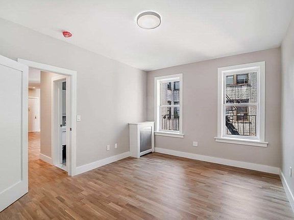 3rd image of 199 Linden Blvd APT D1
