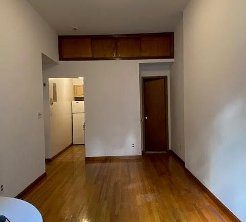 2nd image of 102 W 71st St #3