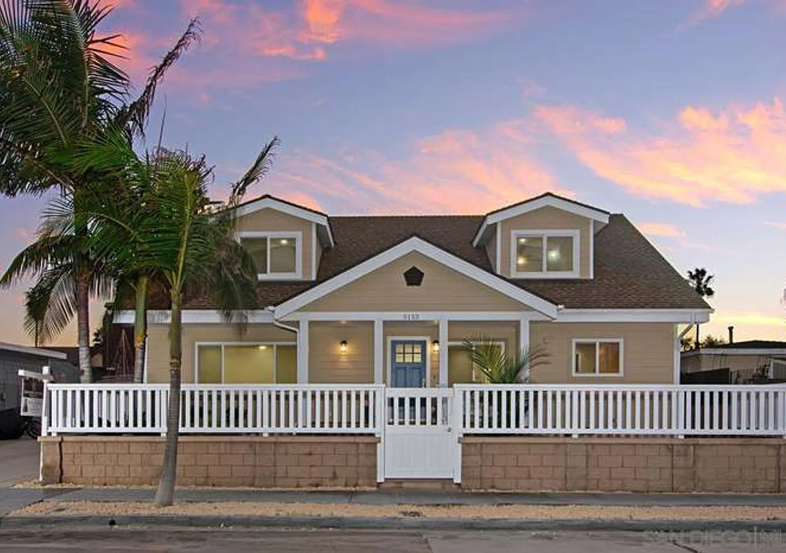 Fully Furnished Beach House in Ocean Beach! — Photo 1