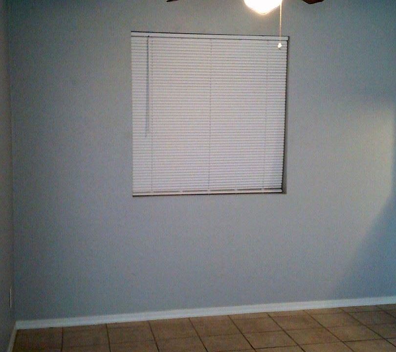 2nd image of 3214 E Hearne Ave