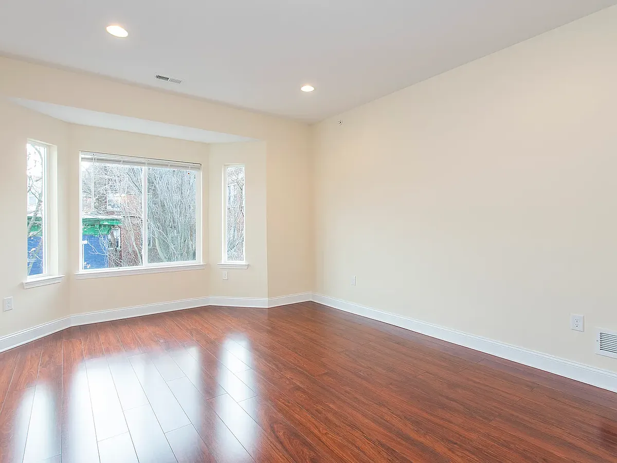 Building Photo - 1641 W Stiles St #2