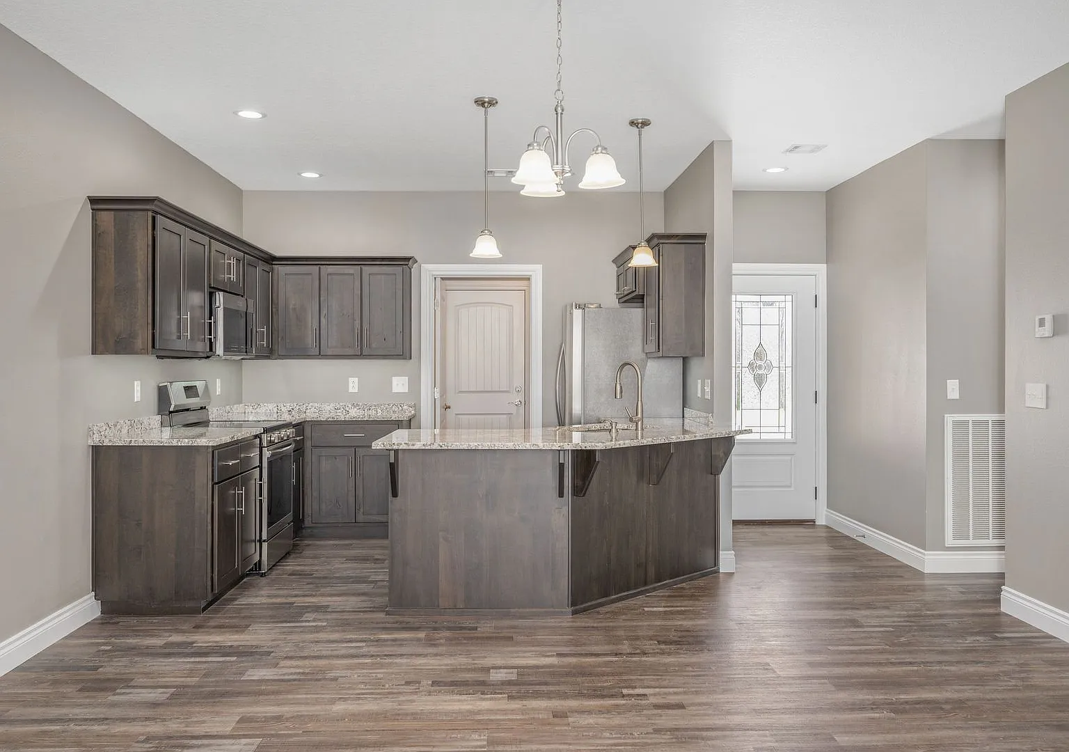Brand New Neosho Unit now available for lease! $1,400 Rent/$1,400 Deposit — Photo 4