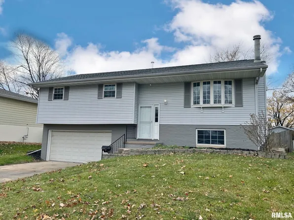 7507 N Miramar Dr, Peoria, IL 61614