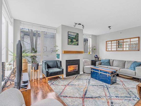 3rd image of 1316 W 11th Ave #203